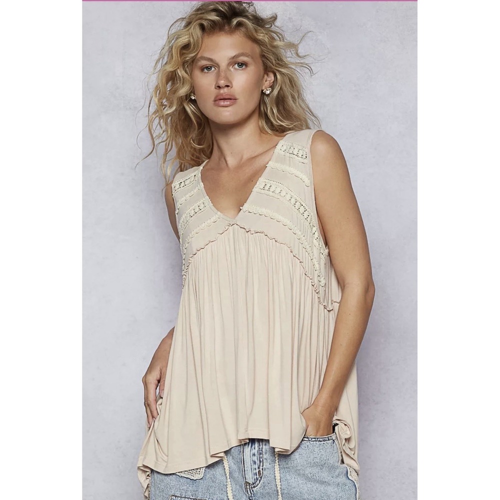 POL Cream Sleeveless V-Neck Lace Trim Camisole